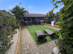 Photo 7- click for photo gallery